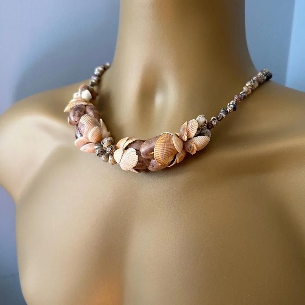 Intricate Australian Shell Lei